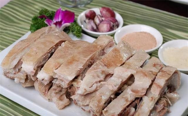 带大家去看看我们新疆的美食手抓羊肉