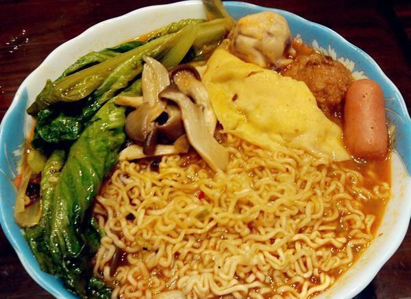 试试这招,3个鸡蛋1根火腿,能把汤全喝光|方便面|火腿|美味_新浪新闻