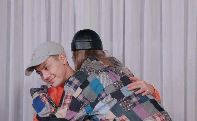 周扬青只爱顶级男星和陈伟霆暗中互动好有爱网友有情况