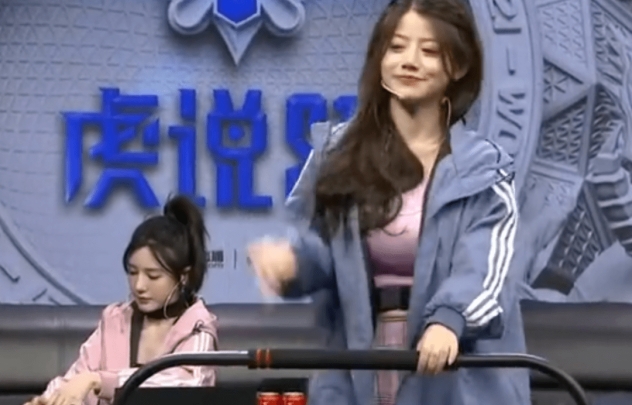 女主播深夜表演低俗舞蹈，直播平台被罚2万，网友：这广告划算休闲区蓝鸢梦想 - Www.slyday.coM