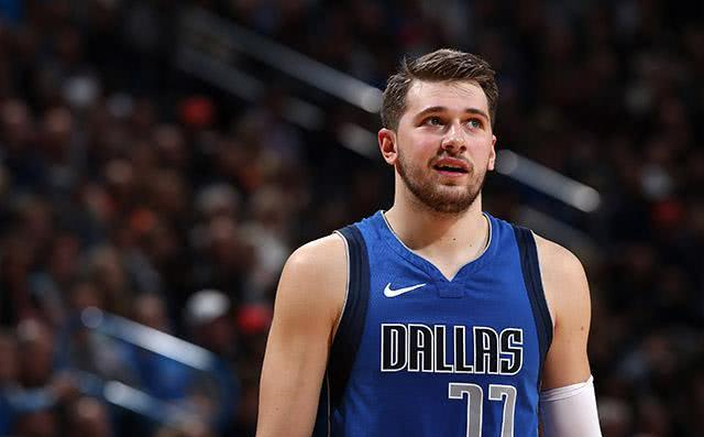 前所未有的危机 一因素导致其身价大降|考特尼|契奇|命中率_新浪新闻