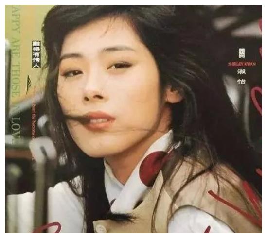 她是歌坛天后 因生下活佛的孩子被封杀 今没有经济来源流落街头 财经头条