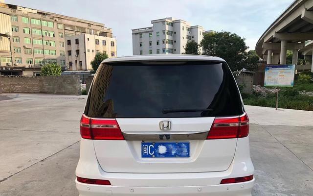 本田艾莉森5门7座mpv自动尊贵导航24版