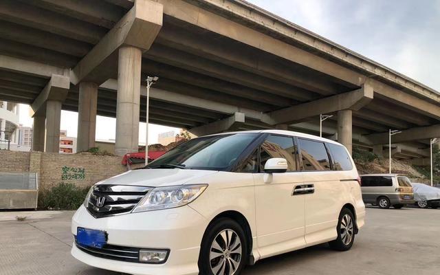 本田艾莉森5门7座mpv自动尊贵导航24版