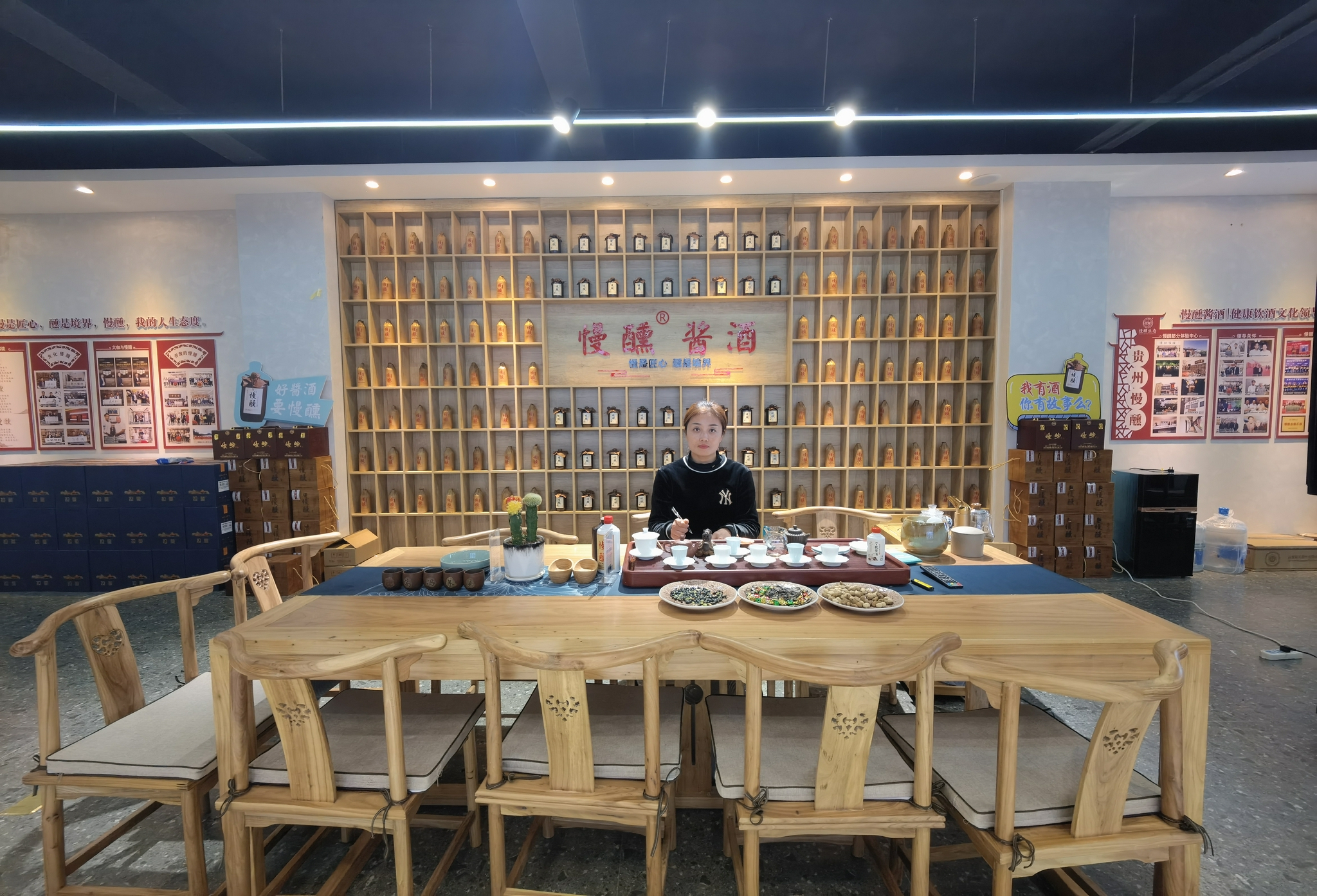 通过多种社会资源去传递我们所提倡的慢醺文化,从慢醺酿造,体验的慢