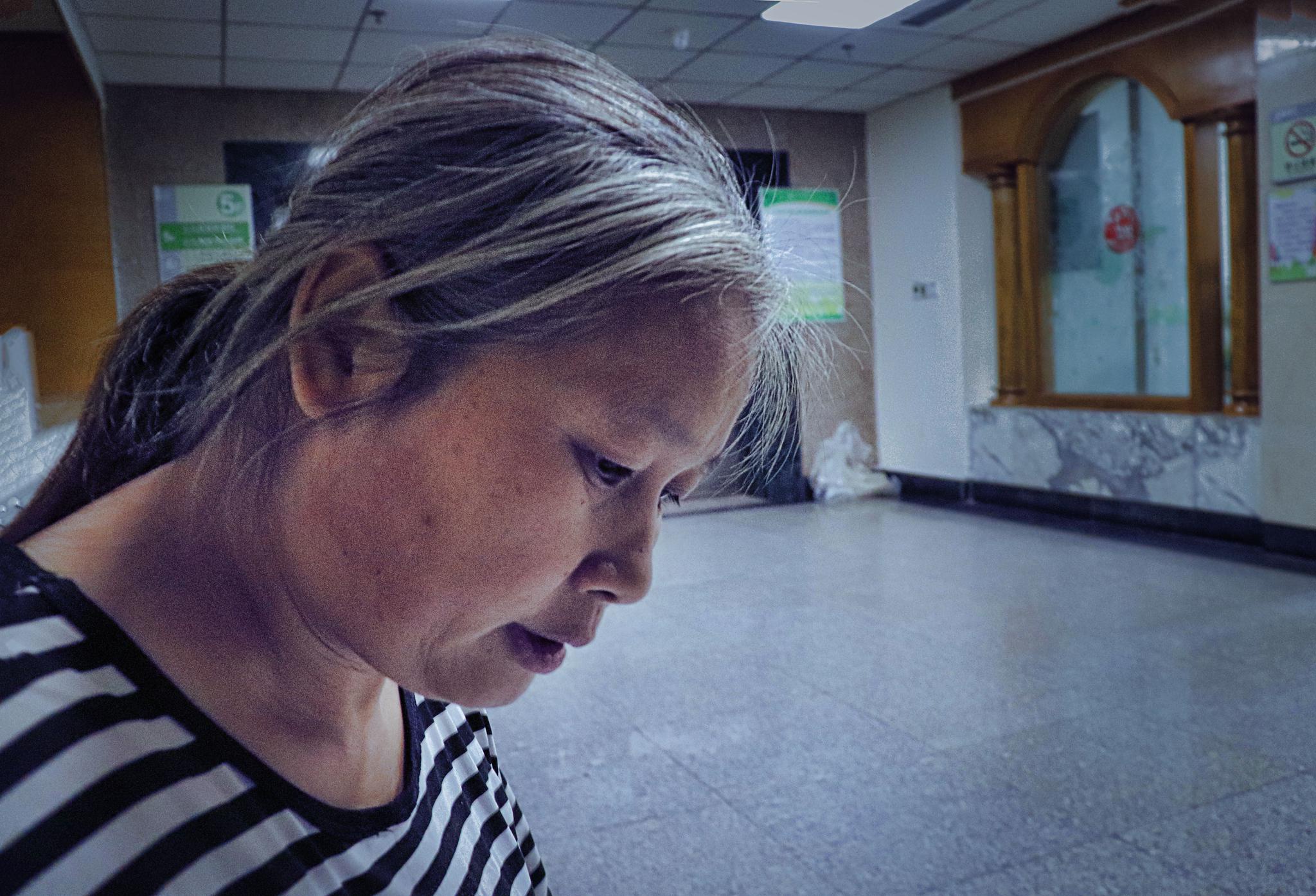 男孩无钱进仓移植,母亲一夜愁白头,90后夫妻捐油条店救小老乡