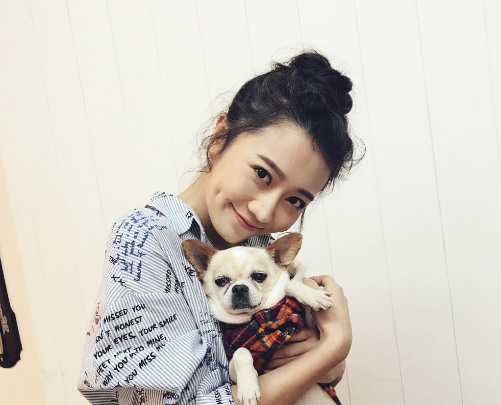 龙政璇拥有姣好的外形,精致的五官,聪慧的悟性,你有没有动心?