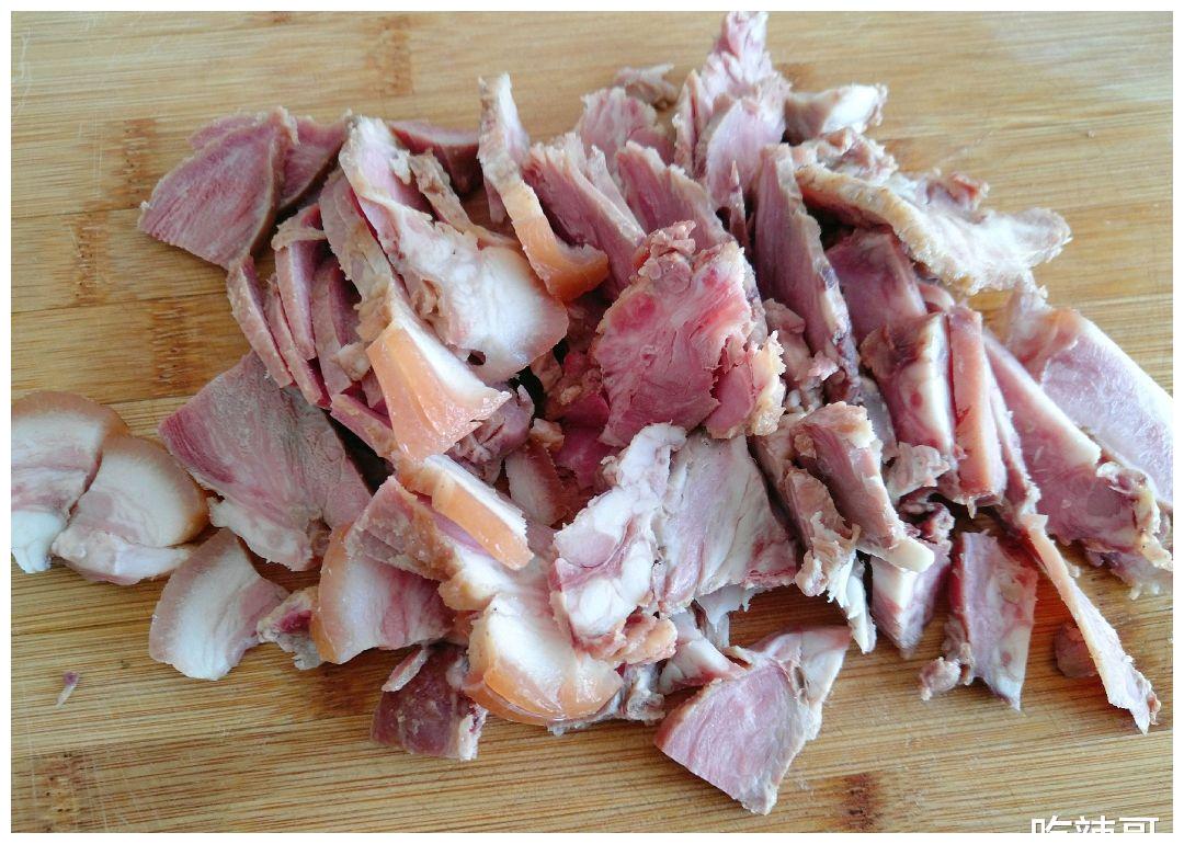 家常凉拌猪头肉,清新爽口,5分钟就能端上桌,家人都爱吃