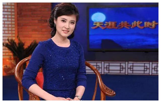 端庄秀丽的女主播桑晨:无心插柳进央视,与老搭档李红平分秋色