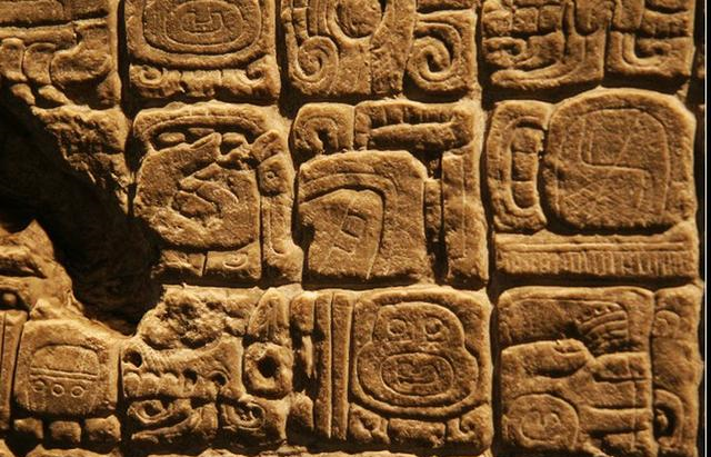 3000年前玛雅留下的"二维码",游客拿出手机,扫出了什么呢?