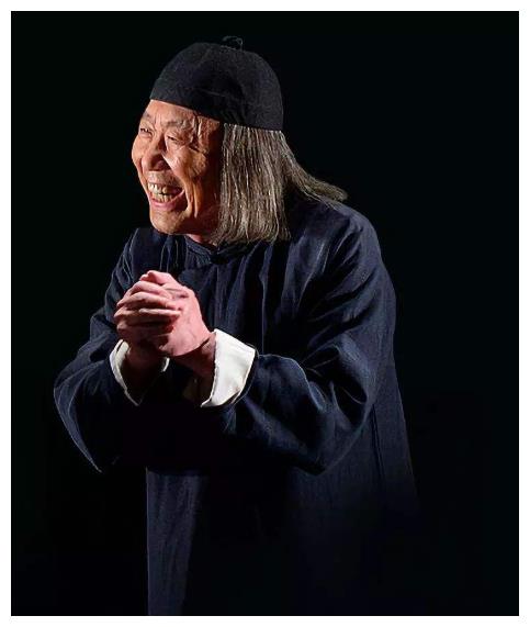 国家一级演员雷恪生:早年丧偶带俩娃,今84岁儿女丁克遗憾无孙