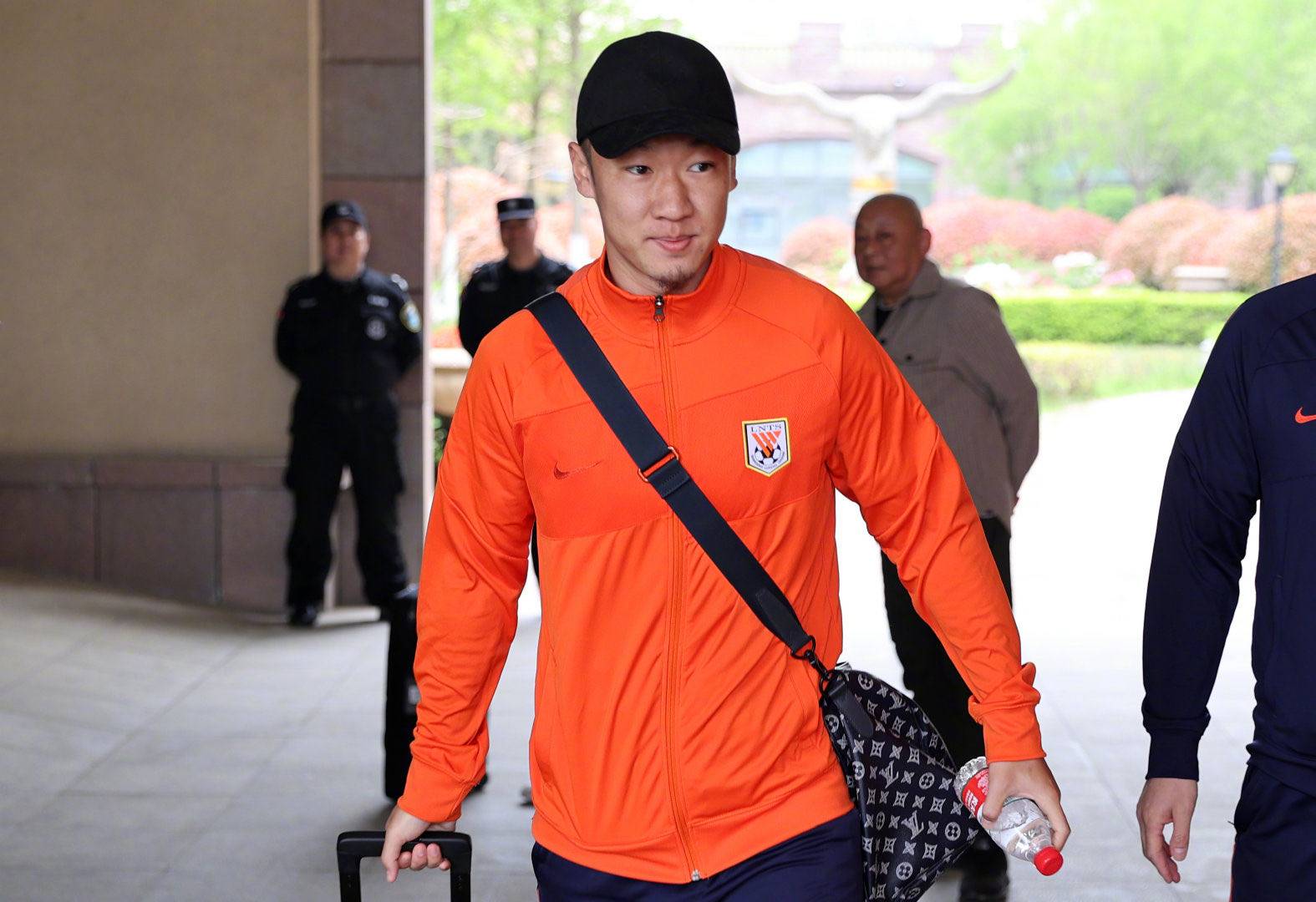 山东泰山足球队官宣:徐新与吉翔正式加盟球队