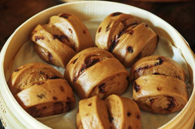 红糖馒头不知道是谁发明的竟然如此美味每天卖得相当火