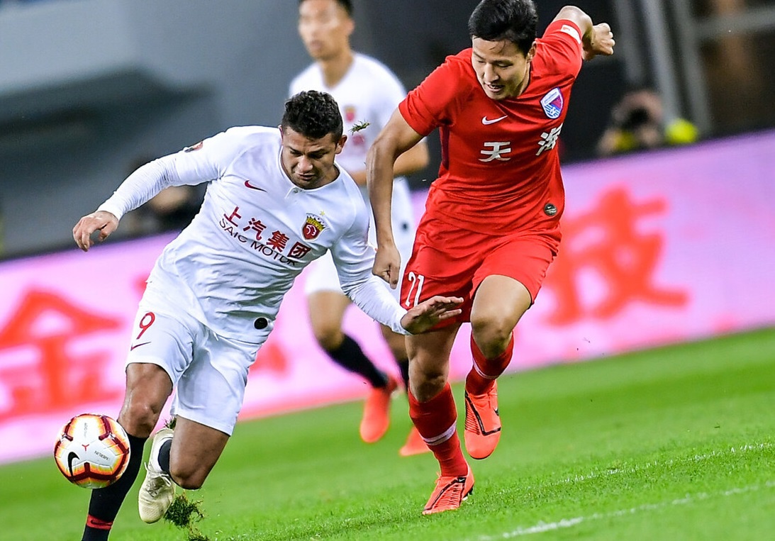 上港将正式启动引援计划,中卫补强最佳人选浮出水面,曾闪耀亚冠