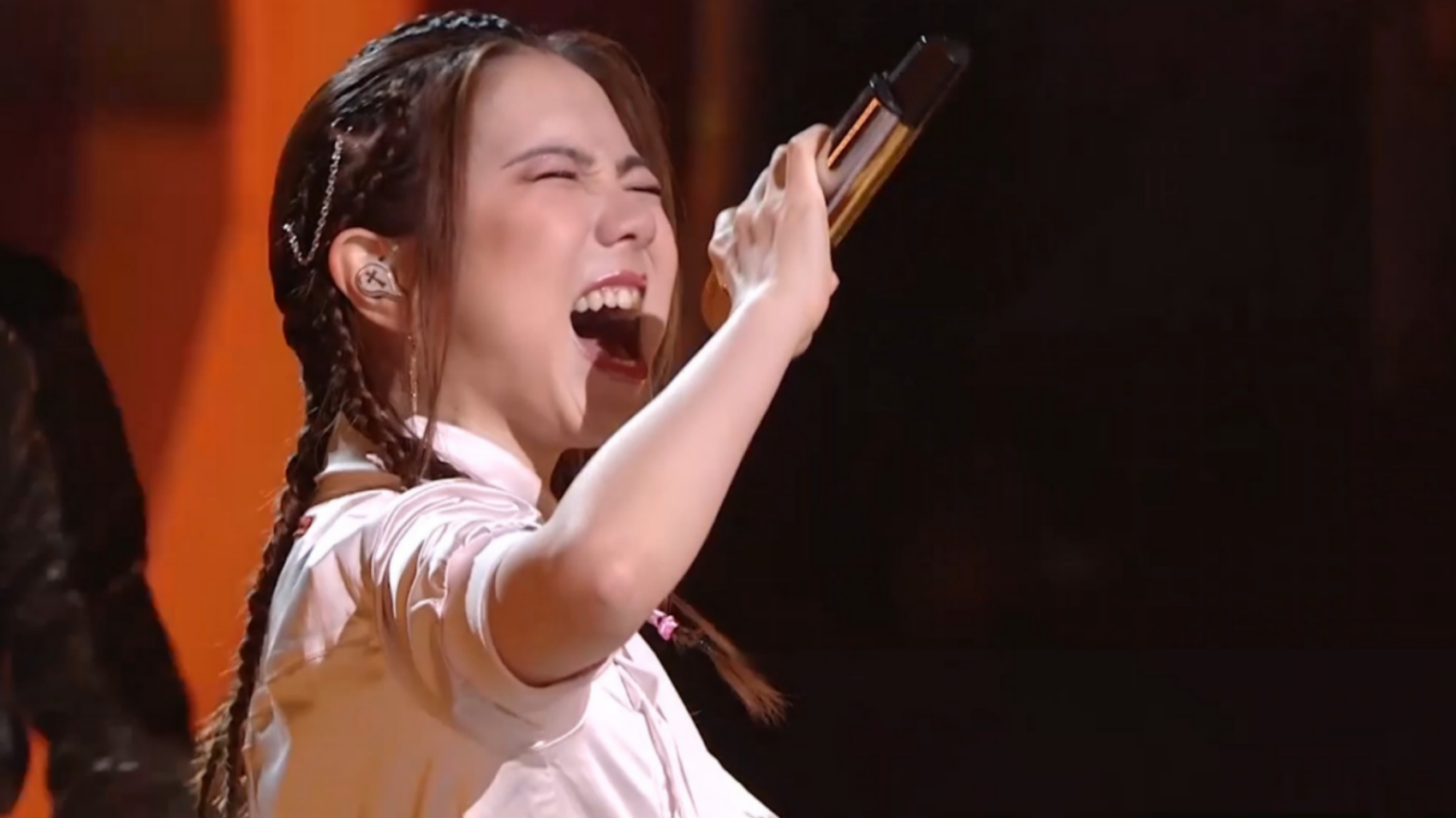 邓紫棋翻唱曹操高音一出我差点跪了不愧是铁肺公主