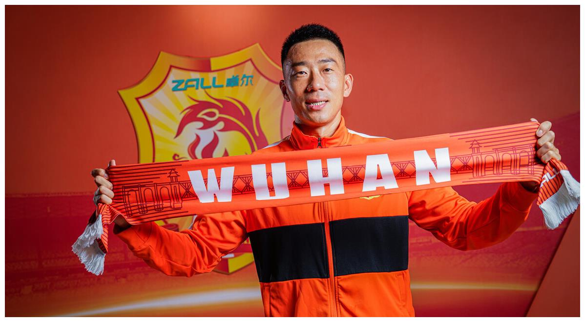 李霄鹏新赛季刚接手武汉队,就拿球队功勋开刀,如今他成离队热门