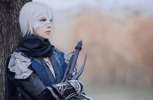 十年后熊祁再cos工藤新一,蛇精锥子脸却让人难以接受