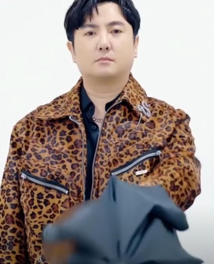 沈腾与杨钰莹同框看不出8岁年龄差引起网友热议