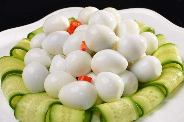 煮鹌鹑蛋应该凉水下锅,还是开水下锅?很多人不懂,煮的都是烂的休闲区蓝鸢梦想 - Www.slyday.coM 煮鹌鹑蛋应该凉水下锅,还是开水下锅?很多人不懂,煮的都是烂的休闲区蓝鸢梦想 - Www.slyday.coM