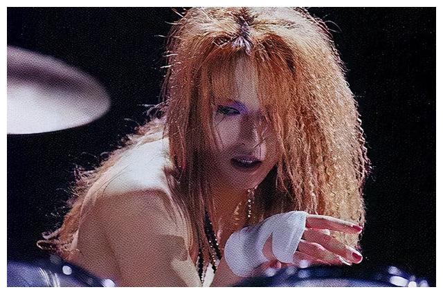 林佳树一个穿婚纱最美的男人殒命舞台也无憾