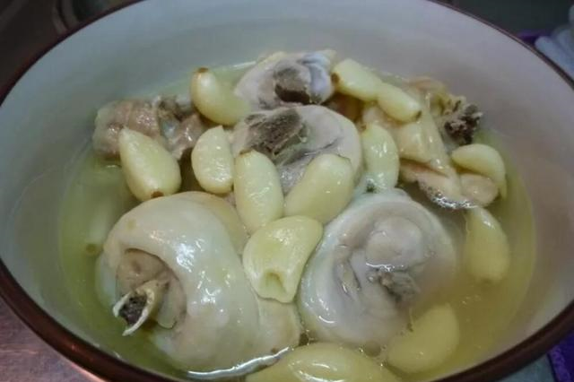 “蒜苔”我是蒜仔花不是韭菜花,蒜头、蒜苗是我前世今生!__财经头条