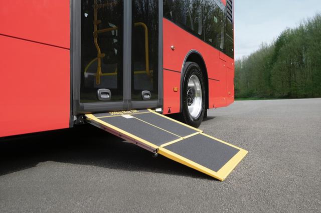 伦敦红色双层巴士迎来电动新伙伴，比亚迪BD11亮相-比亚迪电动大巴车多少钱一辆