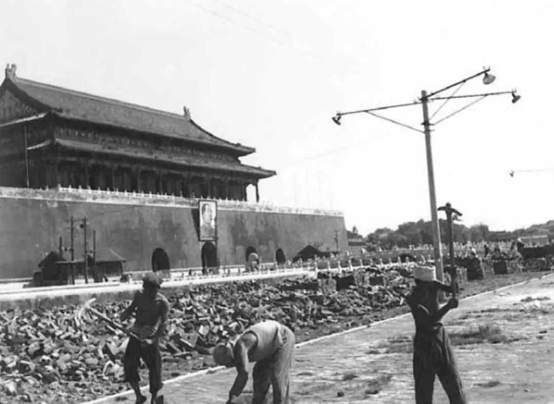 70张老照片回顾1949年开国大典前后的历史画面,部分照片首次公开