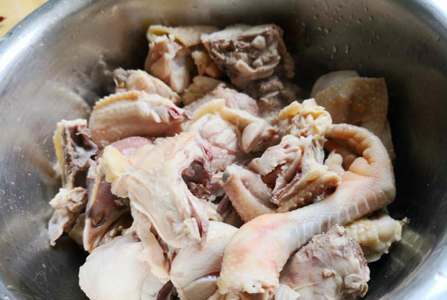 每次回婆婆家都会吃到的菜,鲜辣咸香吃不够,有了它米饭多吃一碗休闲区蓝鸢梦想 - Www.slyday.coM 每次回婆婆家都会吃到的菜,鲜辣咸香吃不够,有了它米饭多吃一碗休闲区蓝鸢梦想 - Www.slyday.coM