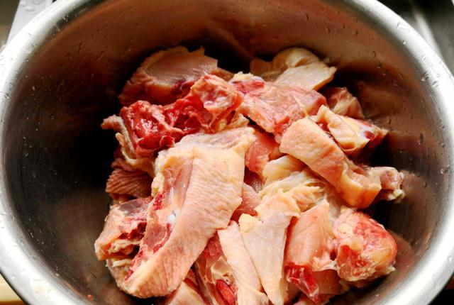 每次回婆婆家都会吃到的菜,鲜辣咸香吃不够,有了它米饭多吃一碗休闲区蓝鸢梦想 - Www.slyday.coM 每次回婆婆家都会吃到的菜,鲜辣咸香吃不够,有了它米饭多吃一碗休闲区蓝鸢梦想 - Www.slyday.coM