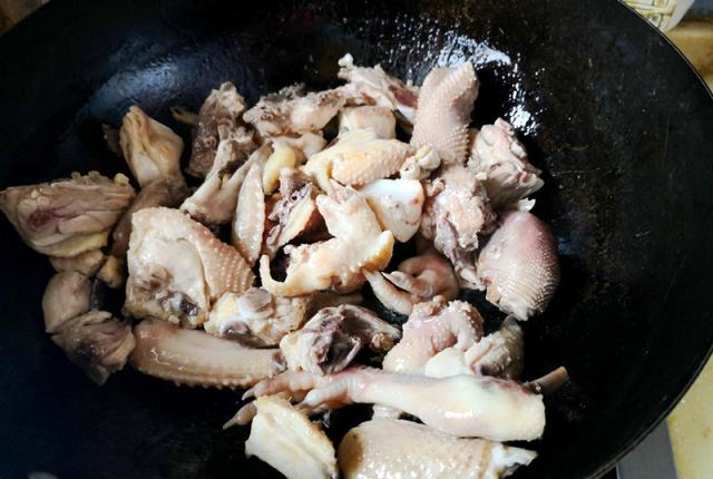 每次回婆婆家都会吃到的菜,鲜辣咸香吃不够,有了它米饭多吃一碗休闲区蓝鸢梦想 - Www.slyday.coM 每次回婆婆家都会吃到的菜,鲜辣咸香吃不够,有了它米饭多吃一碗休闲区蓝鸢梦想 - Www.slyday.coM