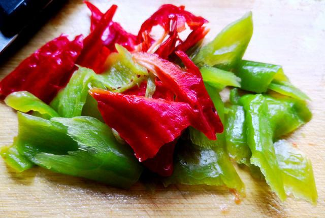 每次回婆婆家都会吃到的菜,鲜辣咸香吃不够,有了它米饭多吃一碗休闲区蓝鸢梦想 - Www.slyday.coM 每次回婆婆家都会吃到的菜,鲜辣咸香吃不够,有了它米饭多吃一碗休闲区蓝鸢梦想 - Www.slyday.coM