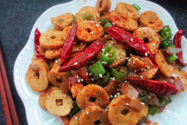 香辣面筋圈头一次这么做面筋比肉还香上桌后抢着吃