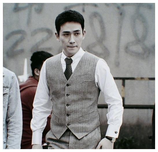 朱一龙《叛逆者》中华民国造型国"演员"的满分名副其实__财经头条