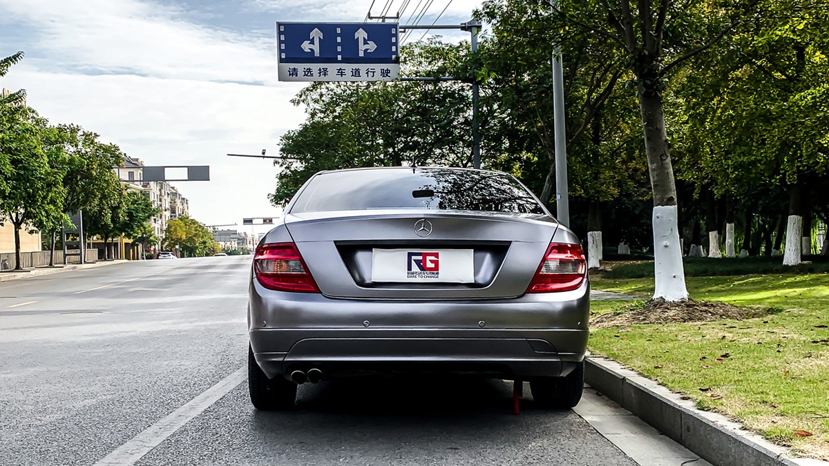 奔驰c180车身改色电光碳灰rg瑞集改色膜浙江湖州