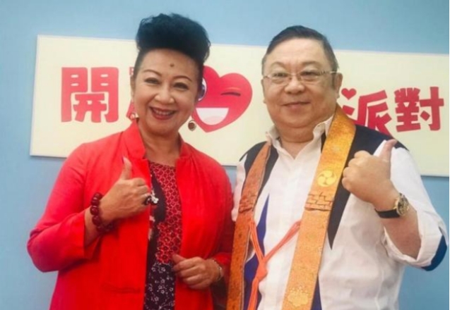 71岁戏骨薛家燕被曝情变 与圈外小男友相恋15年 曾称此生不再婚 71岁戏骨薛家燕被曝情变 与圈外小男友相恋15年 曾称此生不再婚