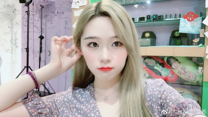 可爱美女歌手gnz48-梁乔迷人美照欣赏