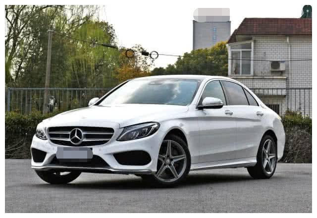 农村小伙喜提40万奔驰,老爸看完却愁眉不展:先盖房多好