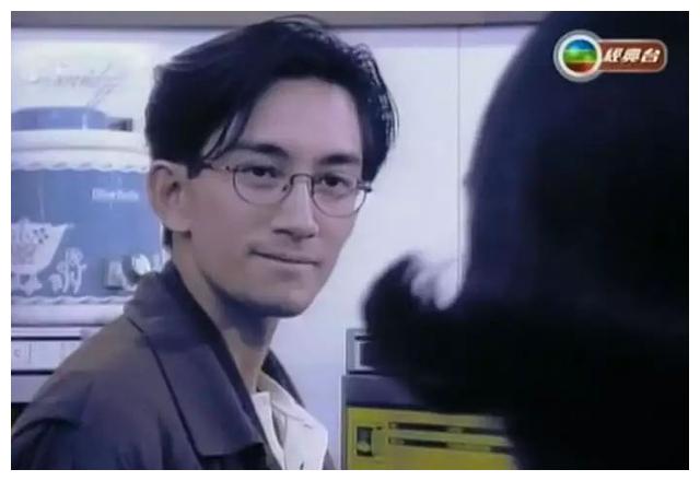 吴启华:娶小自己21岁的小娇妻,盛世美颜的他如今境况凄凉?