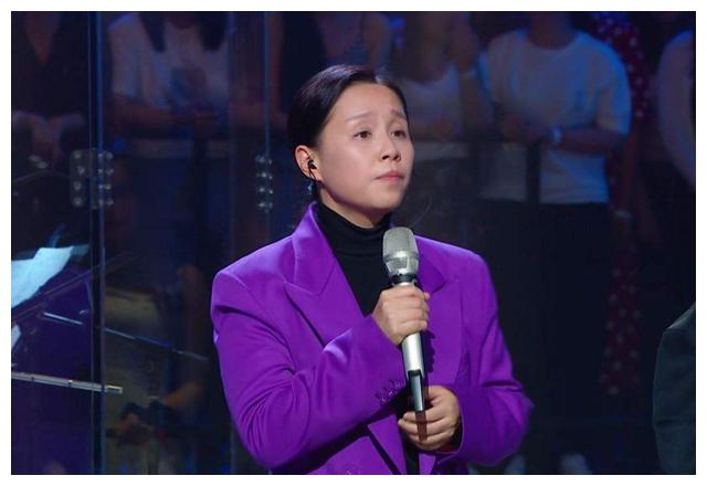 龙丹妮从不阻拦艺人谈恋爱但需报备,《明日之子》龙总解释原因