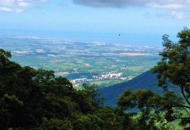 海南尖峰岭,最美十大森林之一,距三亚90公里,天池水面有600亩休闲区蓝鸢梦想 - Www.slyday.coM 海南尖峰岭,最美十大森林之一,距三亚90公里,天池水面有600亩休闲区蓝鸢梦想 - Www.slyday.coM