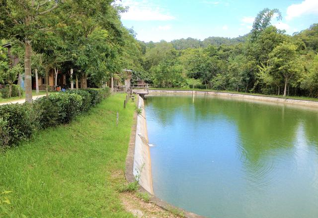 海南尖峰岭,最美十大森林之一,距三亚90公里,天池水面有600亩休闲区蓝鸢梦想 - Www.slyday.coM 海南尖峰岭,最美十大森林之一,距三亚90公里,天池水面有600亩休闲区蓝鸢梦想 - Www.slyday.coM