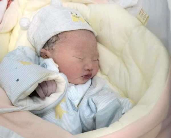 女子生产当日:丈夫抱走孩子追讨彩礼,为何双方都没把人当人看?休闲区蓝鸢梦想 - Www.slyday.coM 女子生产当日:丈夫抱走孩子追讨彩礼,为何双方都没把人当人看?休闲区蓝鸢梦想 - Www.slyday.coM