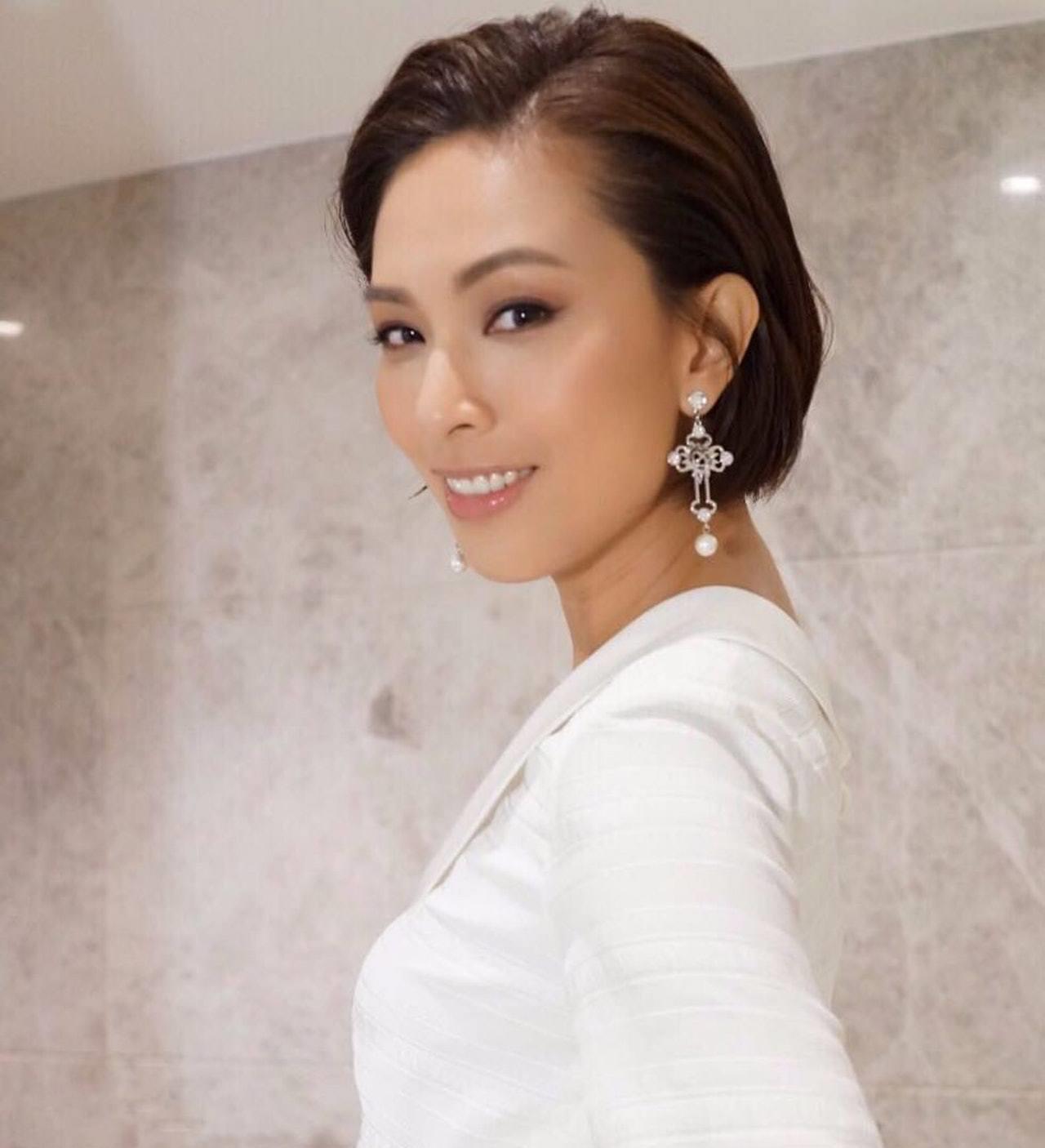 甜蜜!港星朱慧敏新婚一周直播秀恩爱,感谢老公:有福气成为陈太