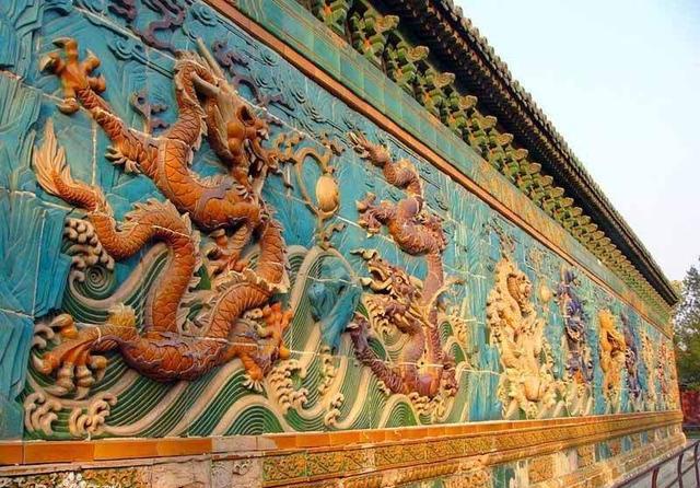 九龙壁与九五之尊为什么有九条龙皇宫里为什么喜用龙的图案