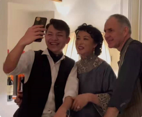 对此,很多人都祝福金星一家,不过有网友调侃,金星的儿子到底是叫她