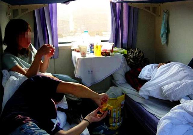 为什么火车卧铺都是“男女混住”，没有安全隐患吗？看完你就懂了休闲区蓝鸢梦想 - Www.slyday.coM