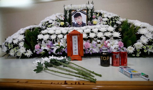 韩国警方宣布结束对歌手iron死亡事件的调查