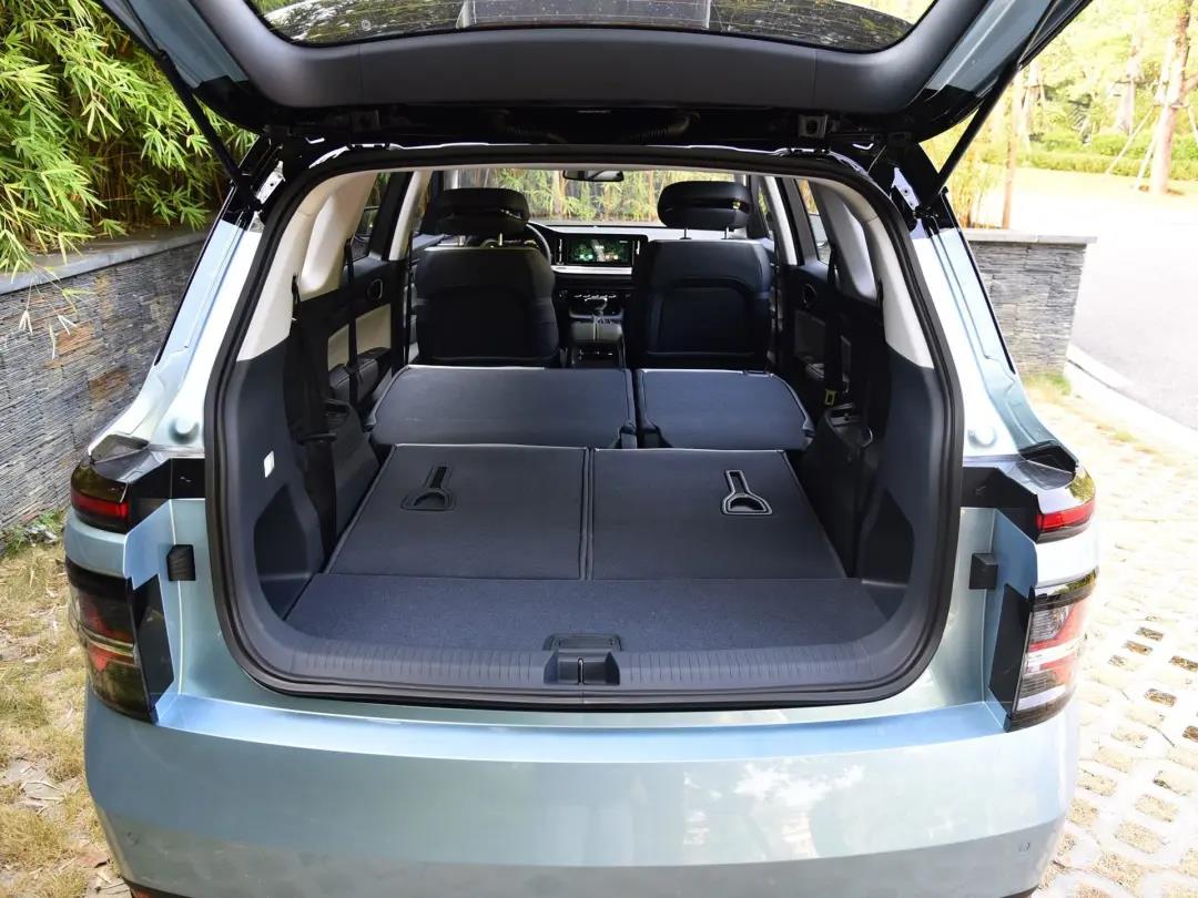 二胎家庭10万元就能拿下的“正经”MPV：RM-5/宋MAX二选一