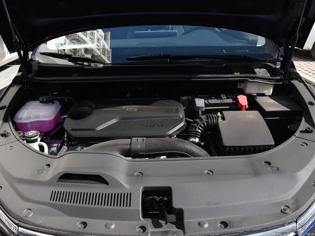 二胎家庭10万元就能拿下的“正经”MPV：RM-5/宋MAX二选一