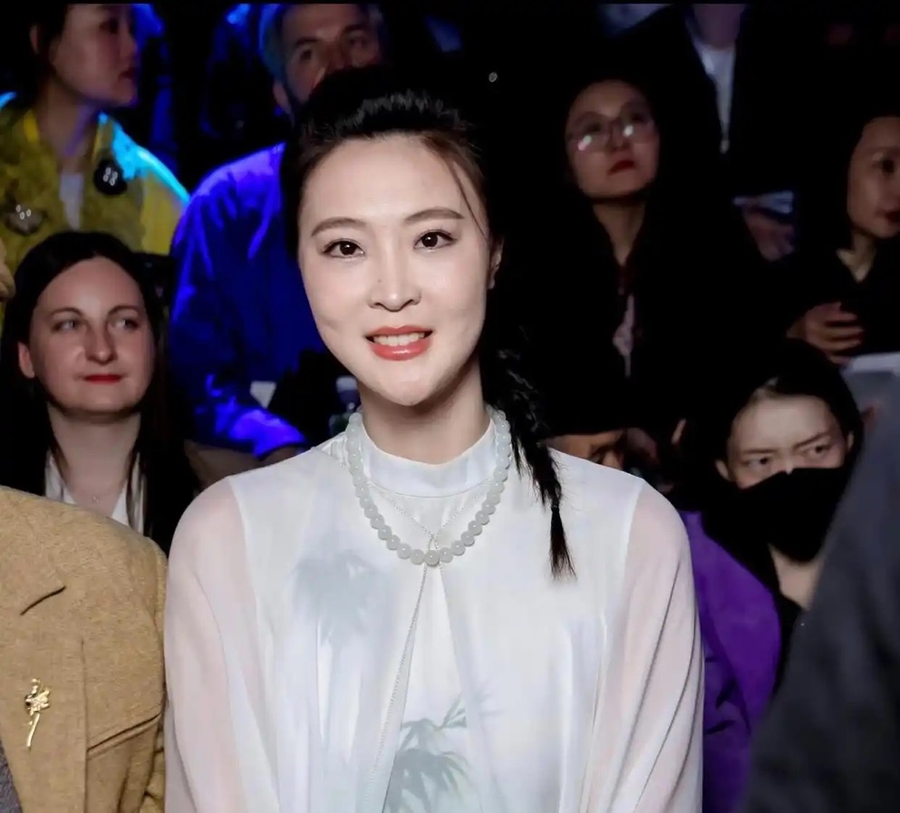 谈吐优雅，排球知识专业！惠若琪担当央视嘉宾，深受球迷好评